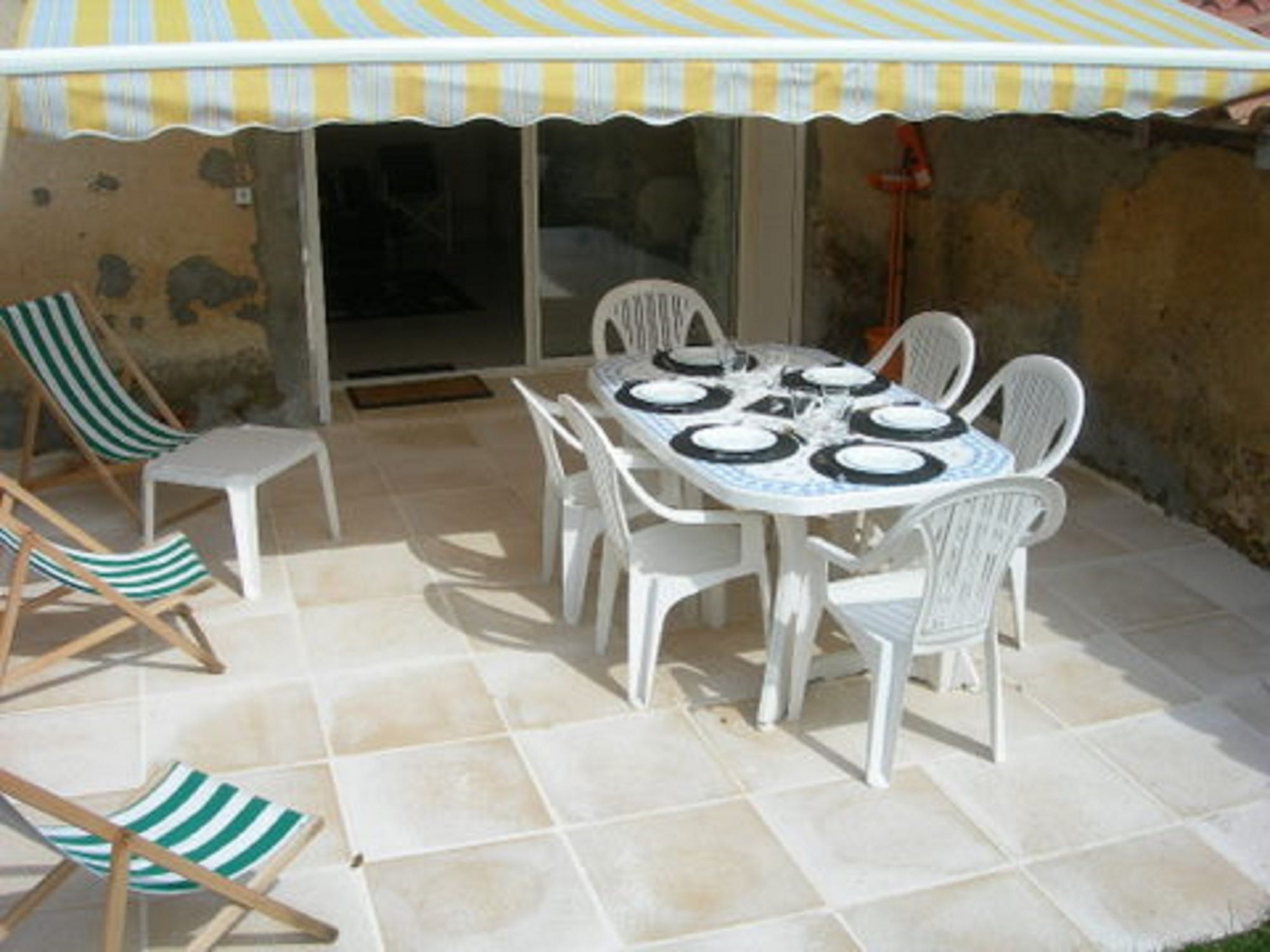La Bergerie et ses Granges 27 personnes 21 a table