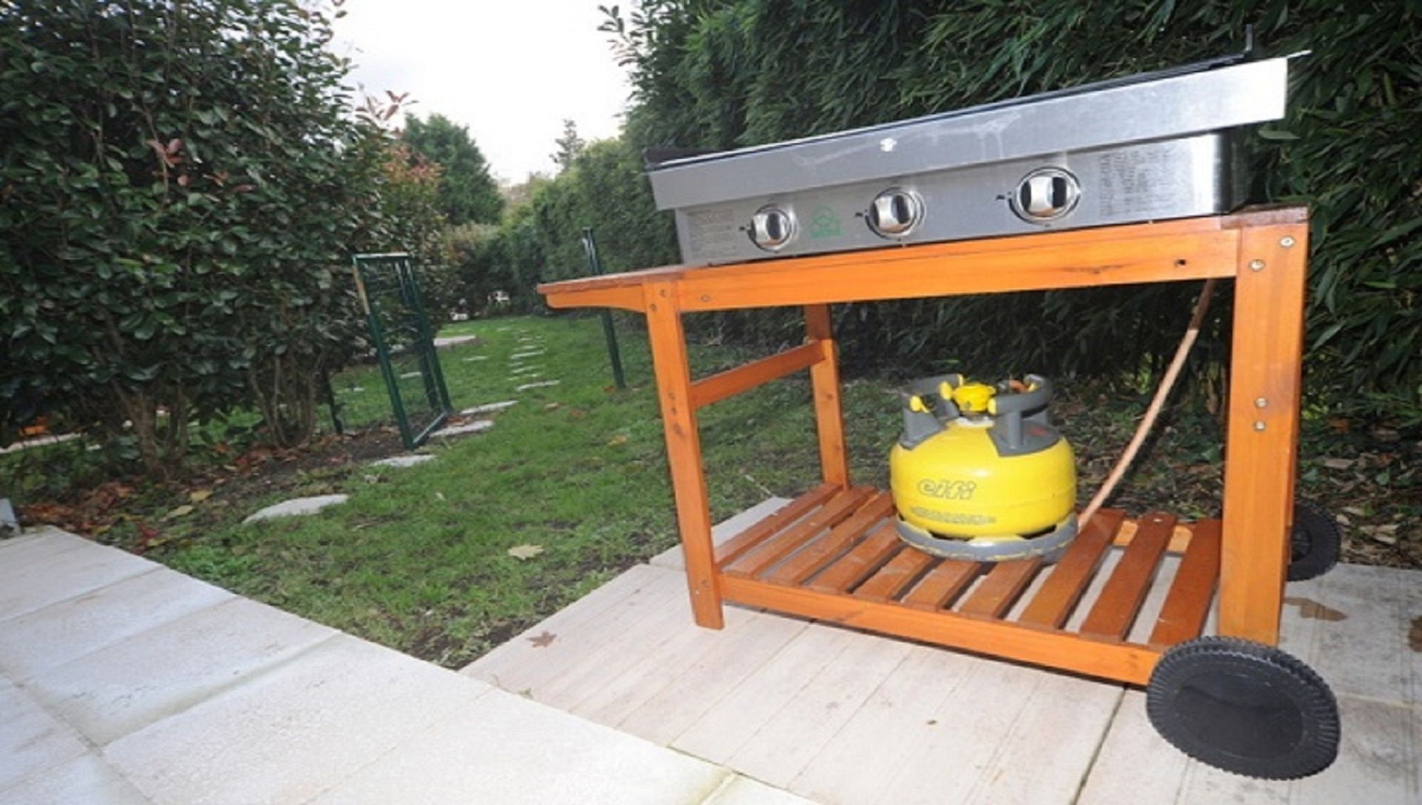 La Bergerie et ses Granges 27 personnes 21 a table