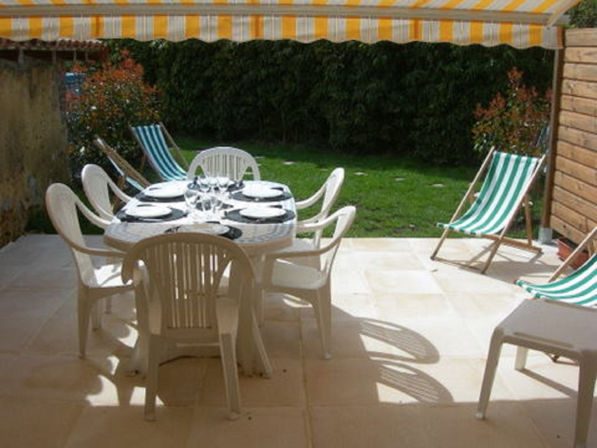 La Bergerie et ses Granges 27 personnes 21 a table