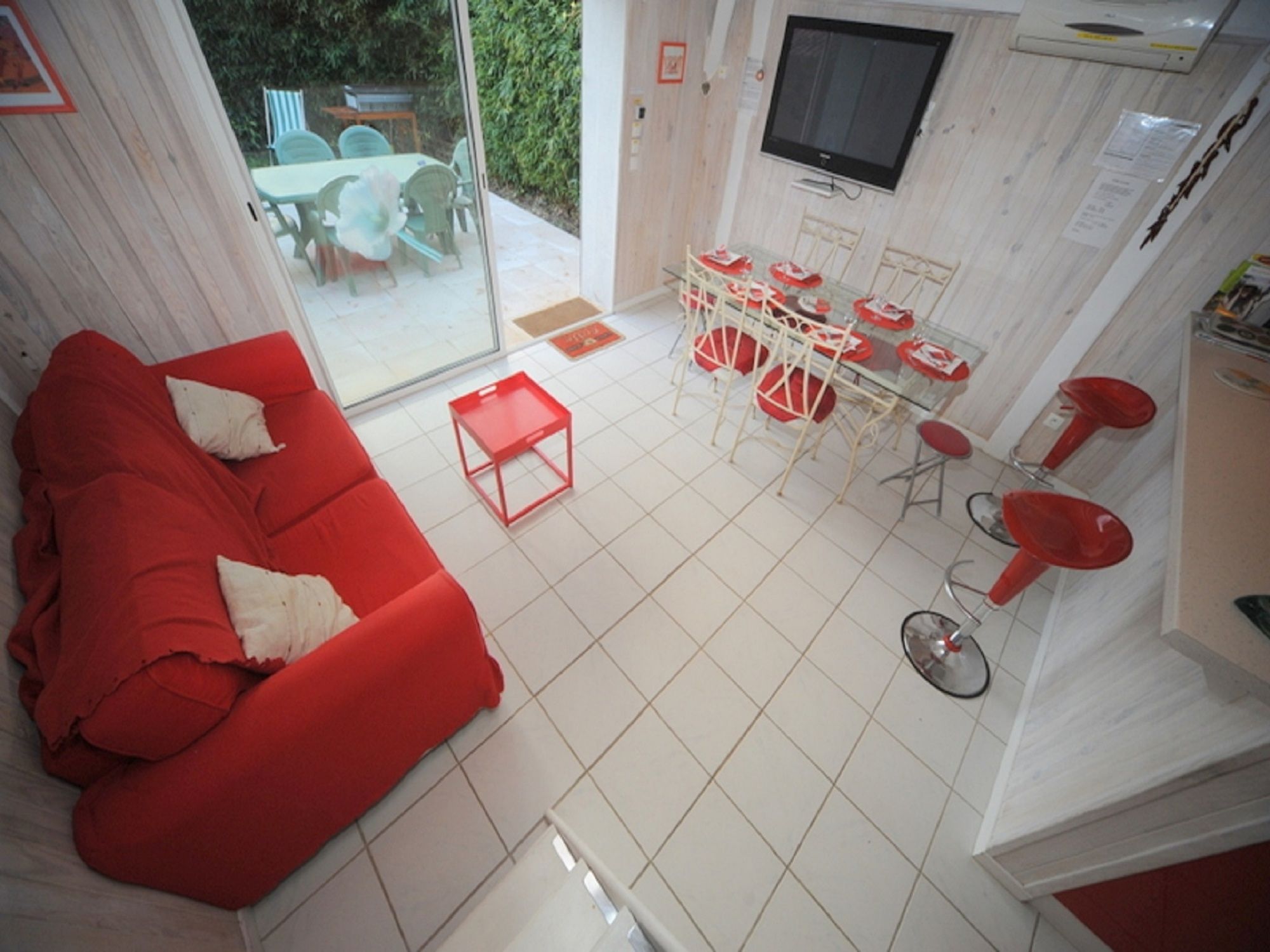 La Bergerie et ses Granges 27 personnes 21 a table