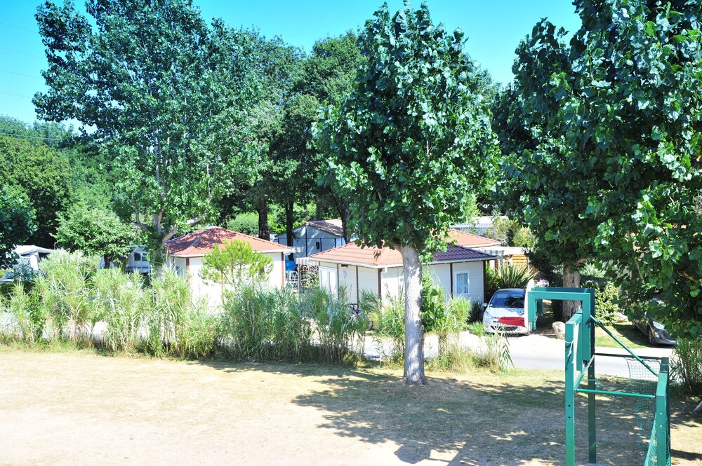 Camping Aqua 3 Masses