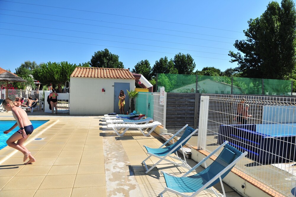Camping Aqua 3 Masses