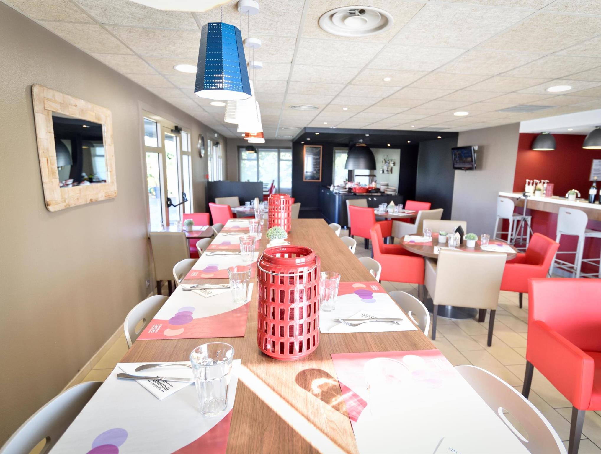 Hotel Campanile Clermont Ferrand Nord - Riom