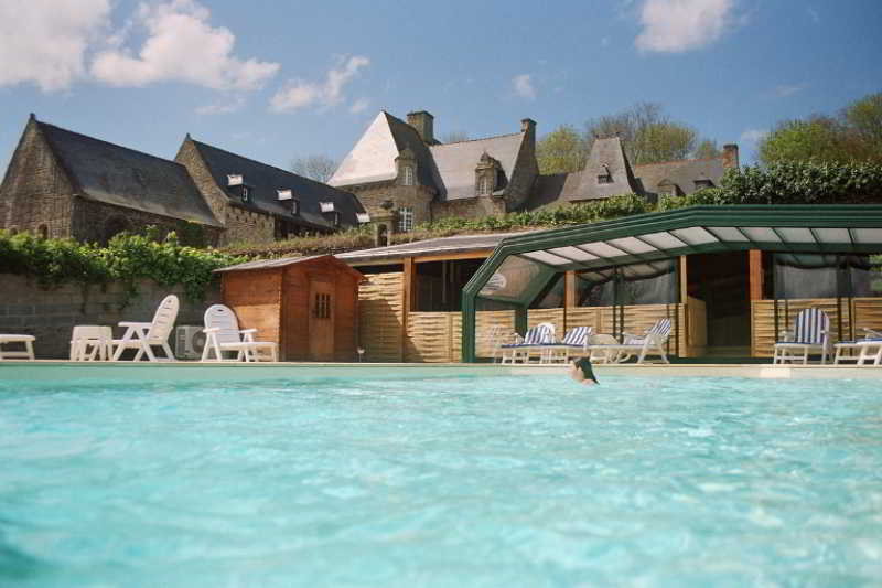 Chateau Hotel De Brelidy