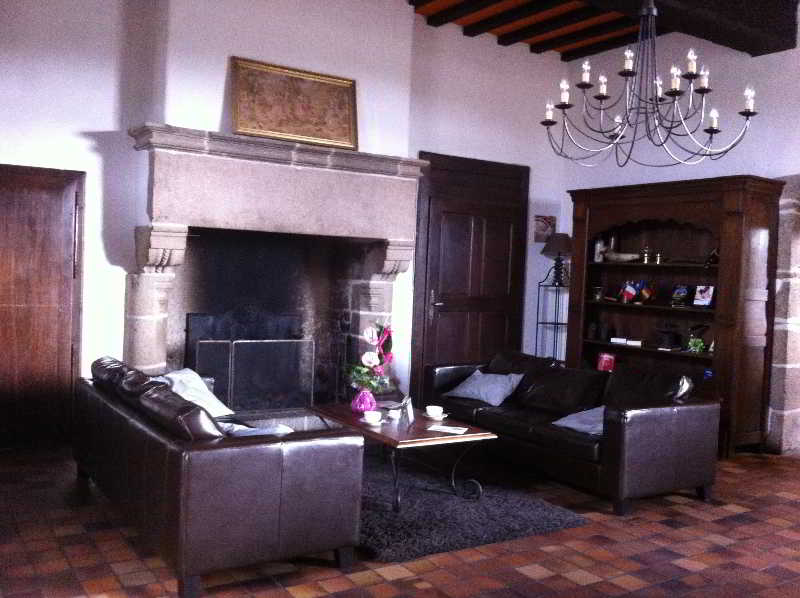Chateau Hotel De Brelidy