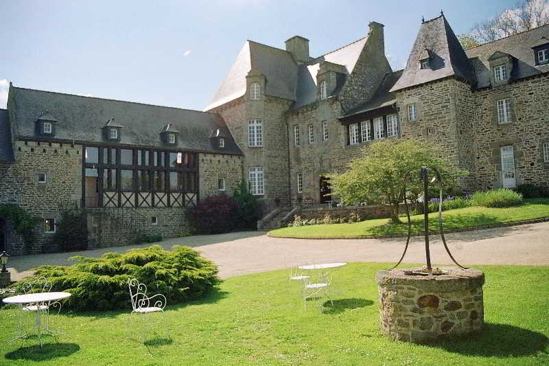Chateau Hotel De Brelidy