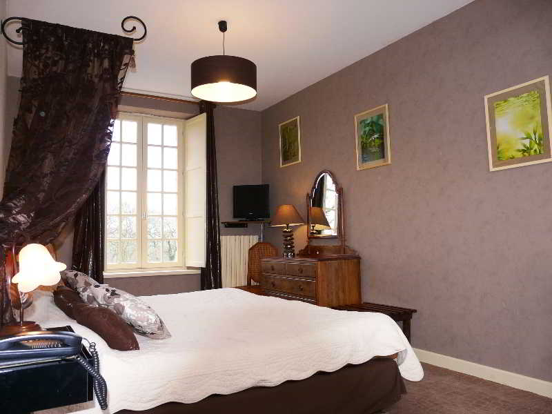 Chateau Hotel De Brelidy