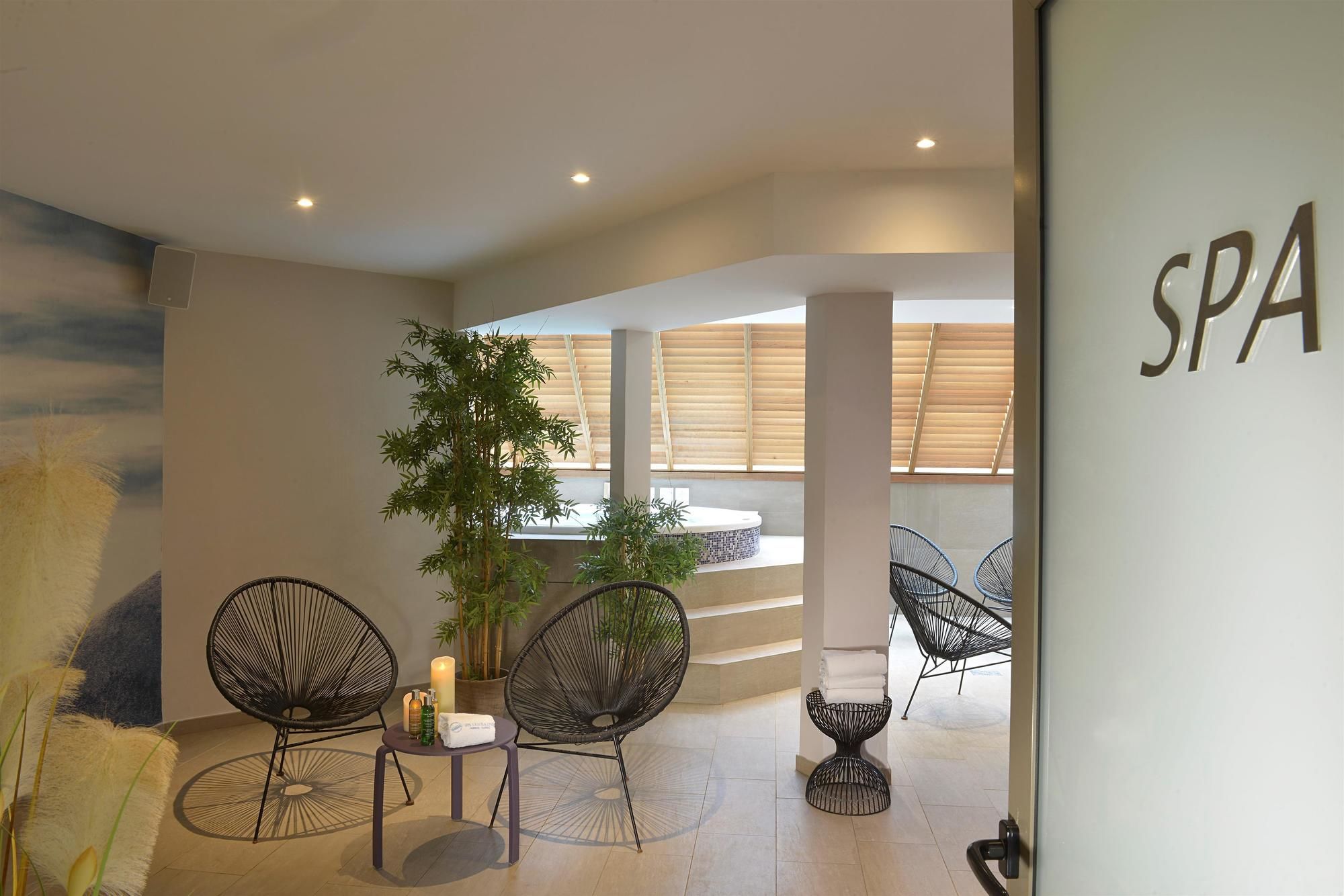 Best Western  Les Bains Hôtel & Spa