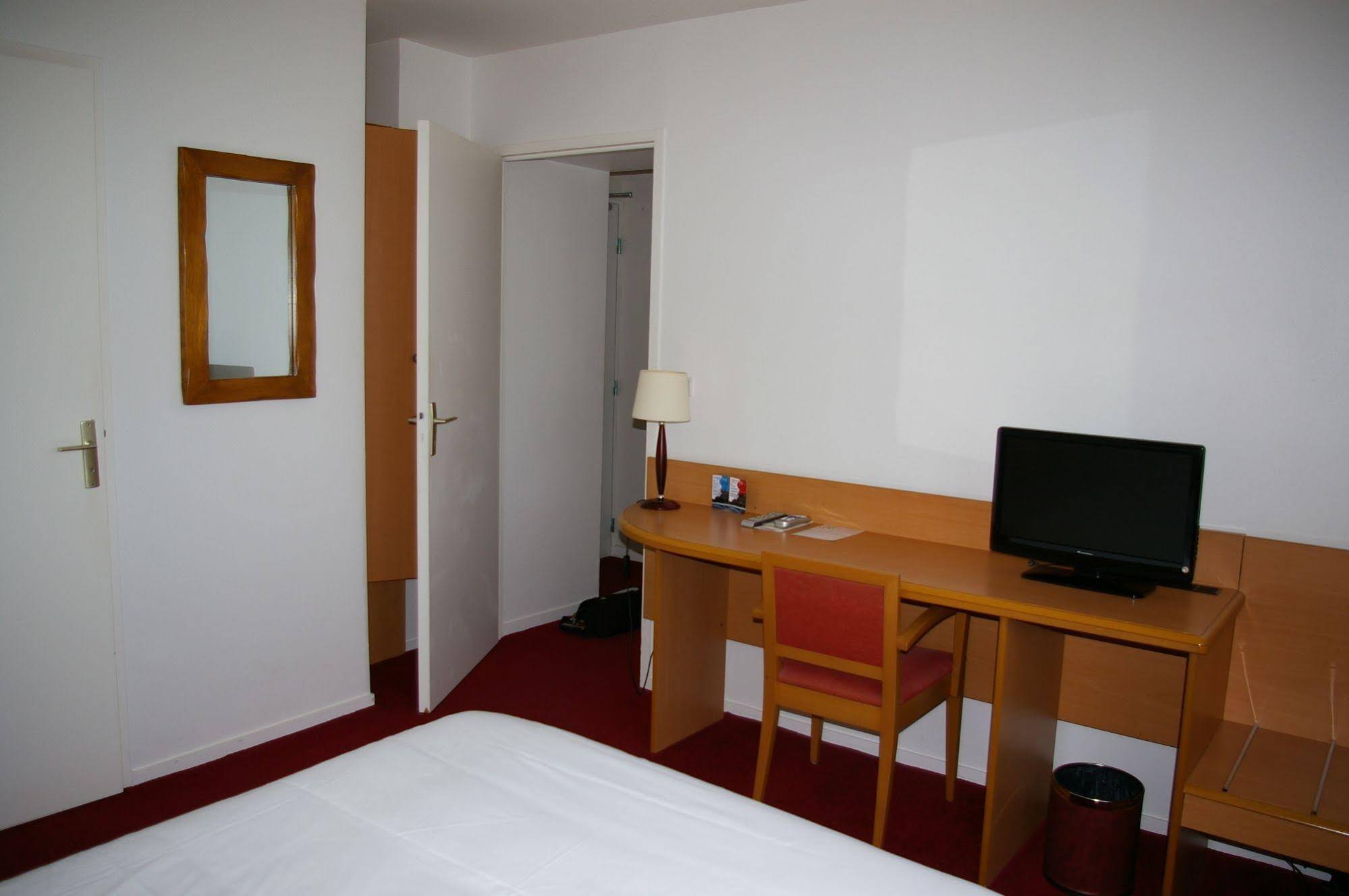 Queen Serenity Hotel