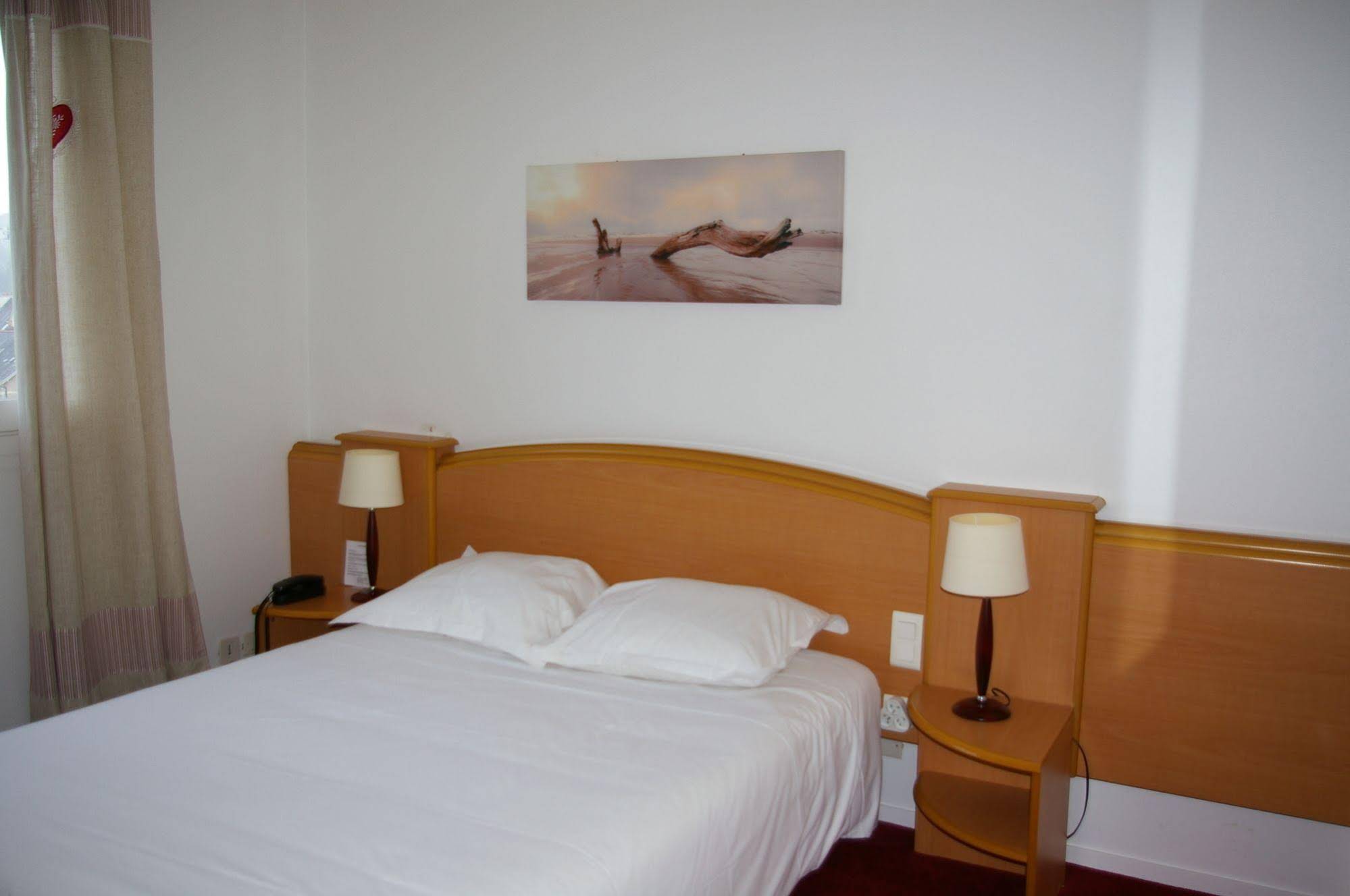 Queen Serenity Hotel