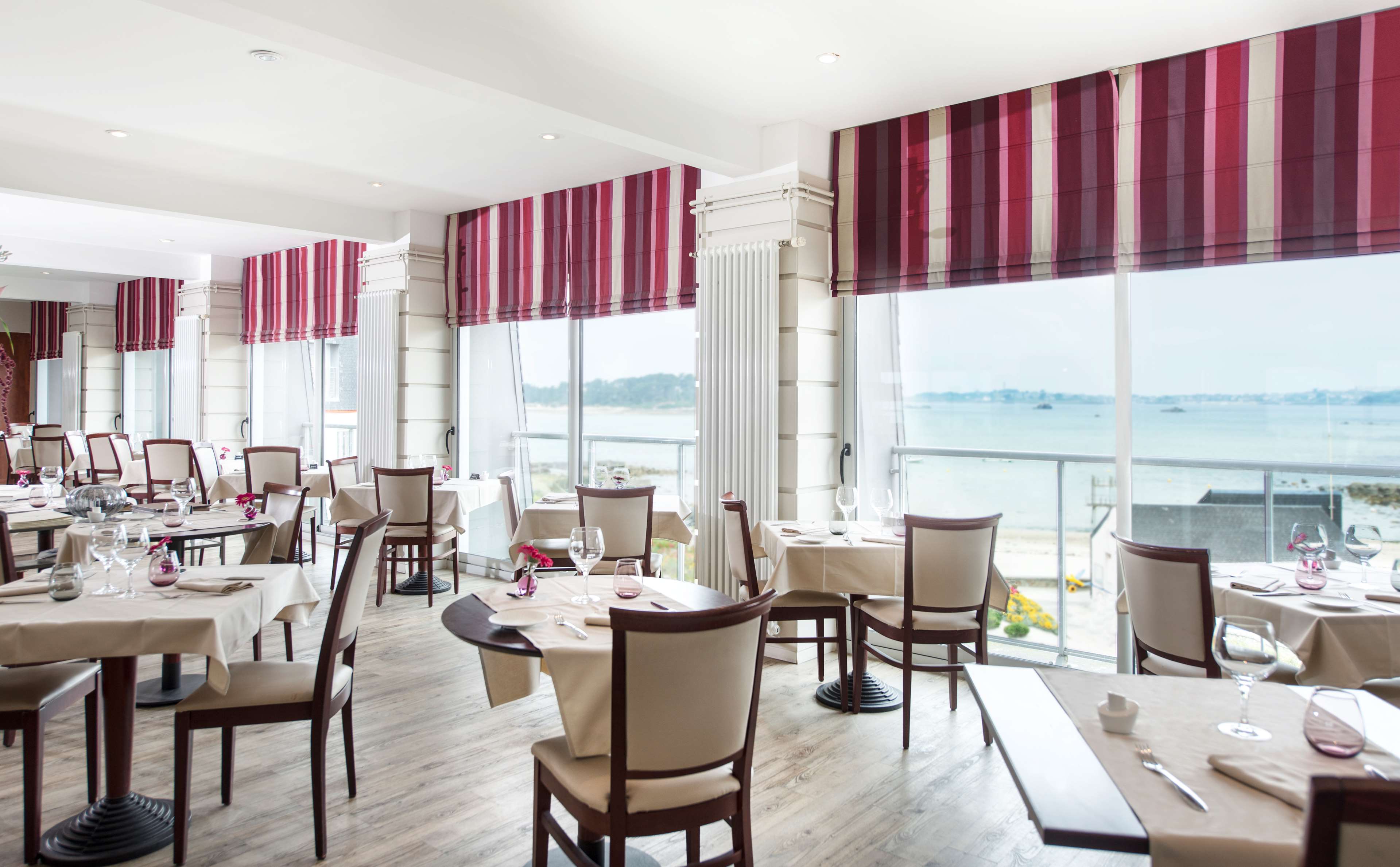 Hôtel Valdys - Beau rivage