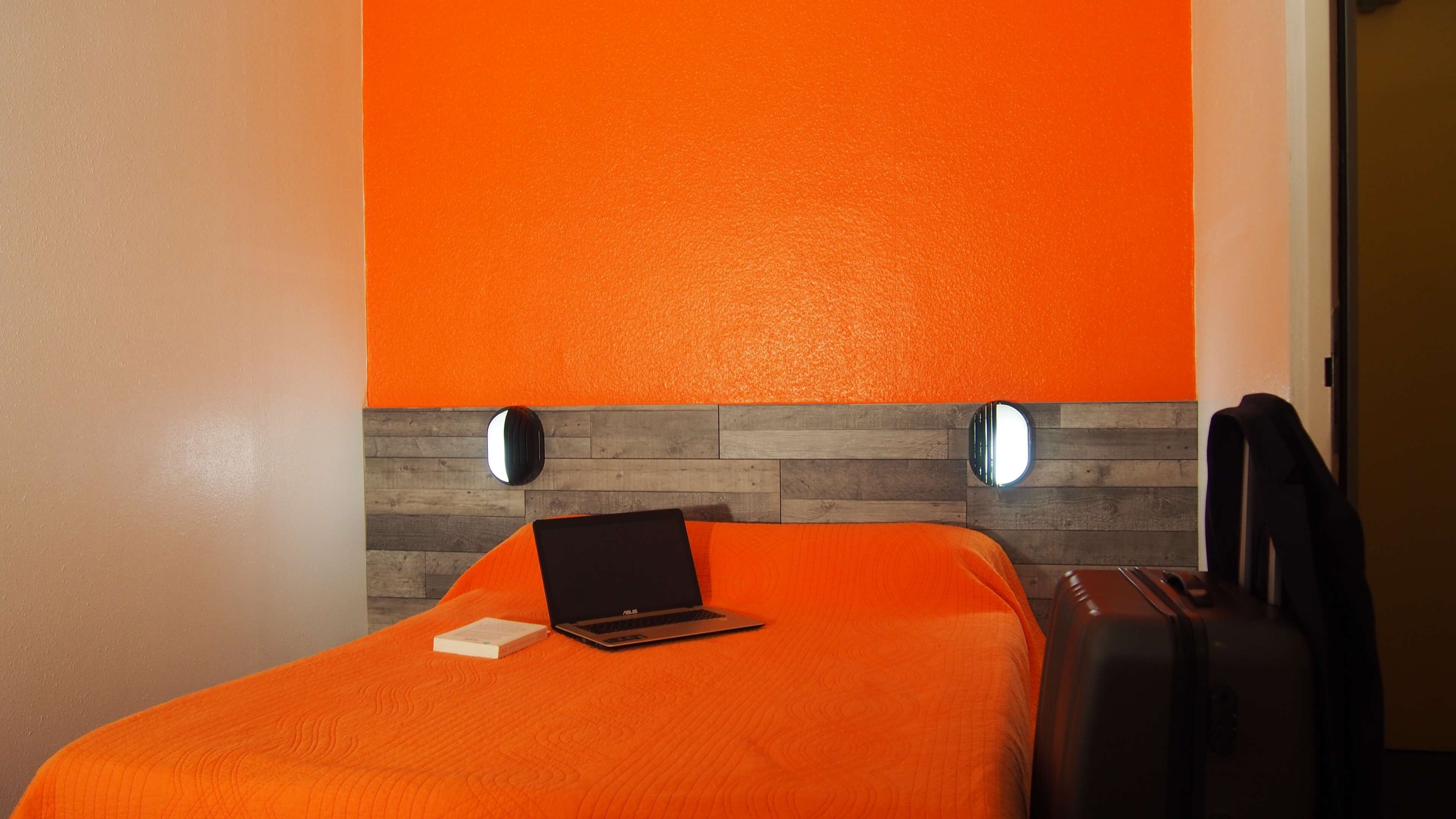 Hotel Kyriad Direct Macon Sud