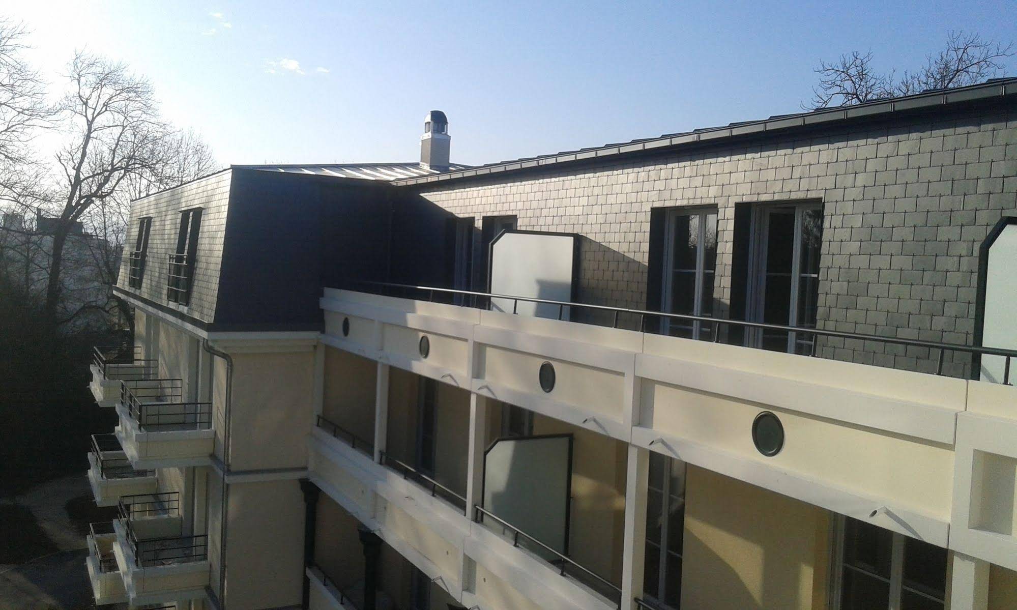 Home Médicis Les Petites Roches