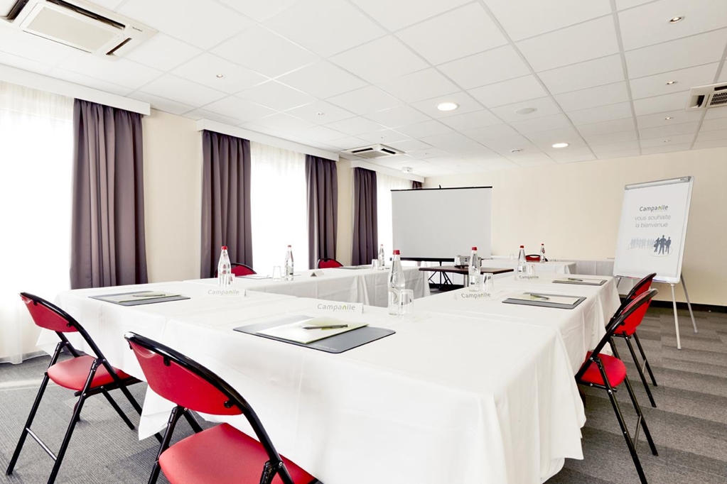Hotel Campanile Auxerre - Moneteau