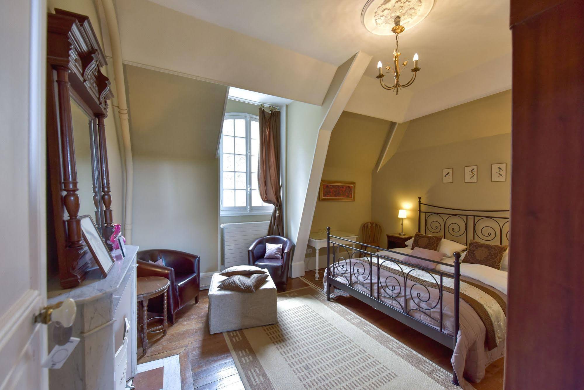 Chateau Les Roches