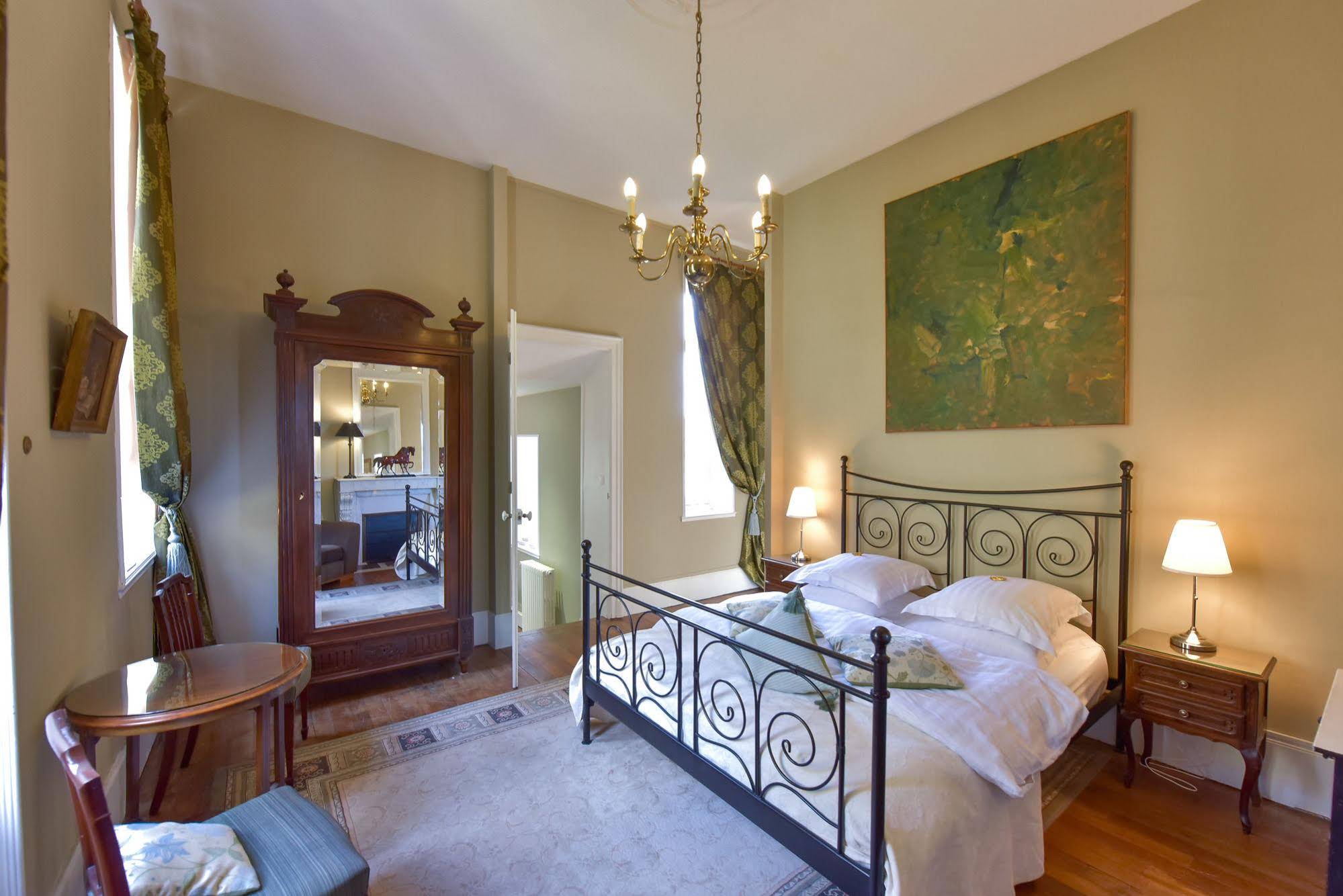 Chateau Les Roches