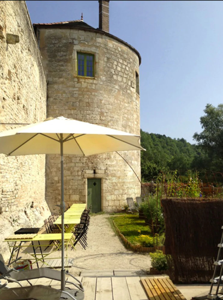 Côté-Serein - Chambres de la Tour Cachée