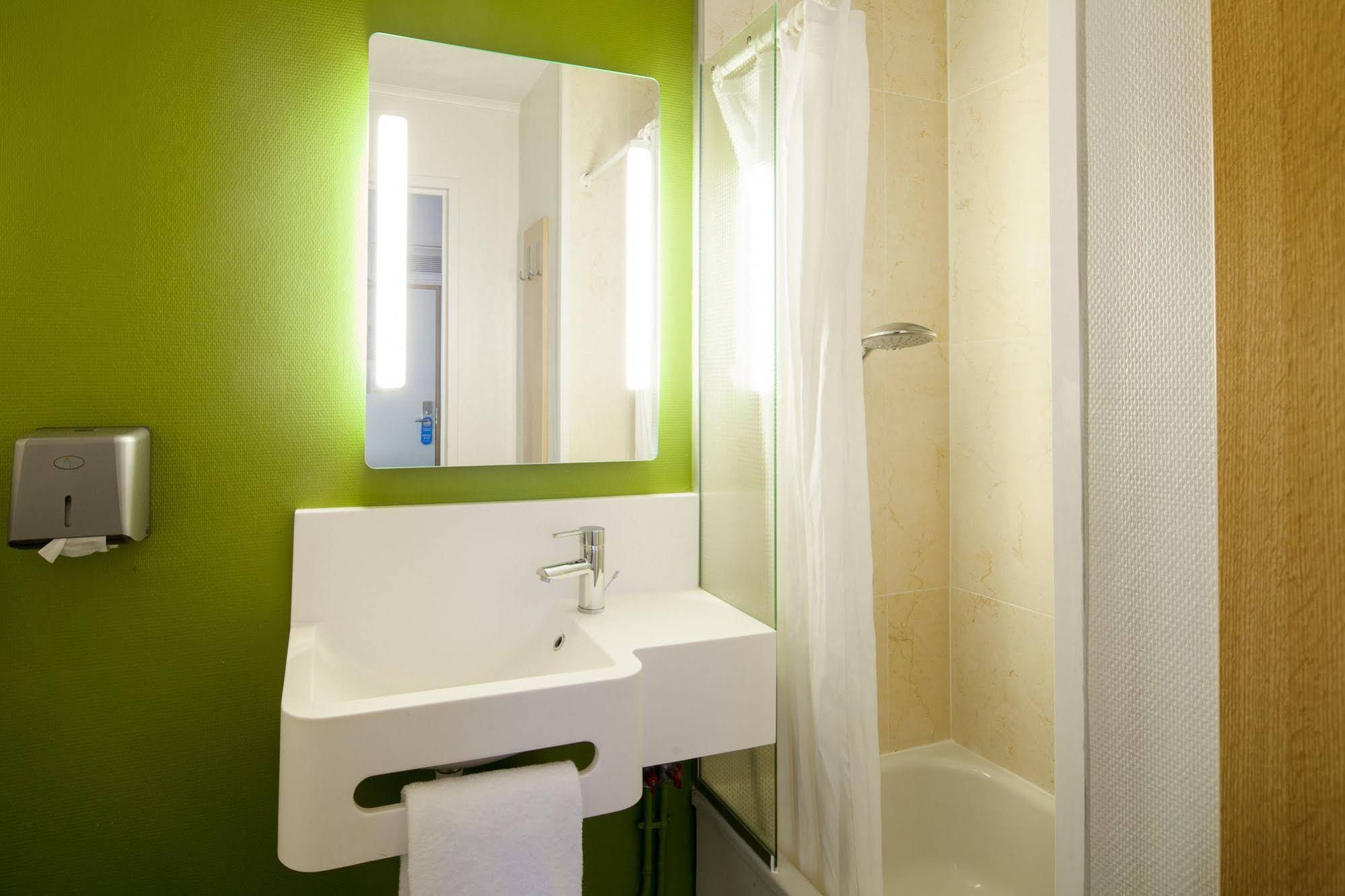 B&B Hotel Chartres Le Forum