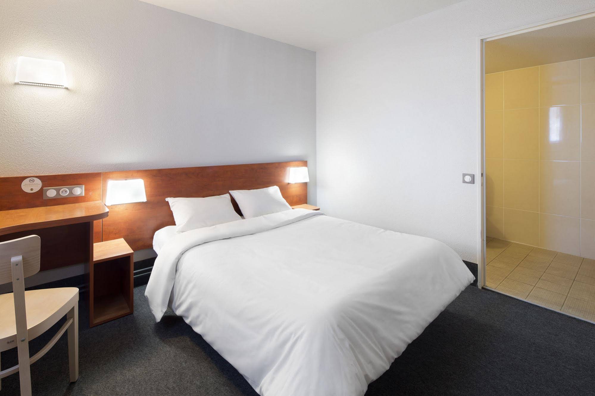 B&B Hotel Chartres Le Forum
