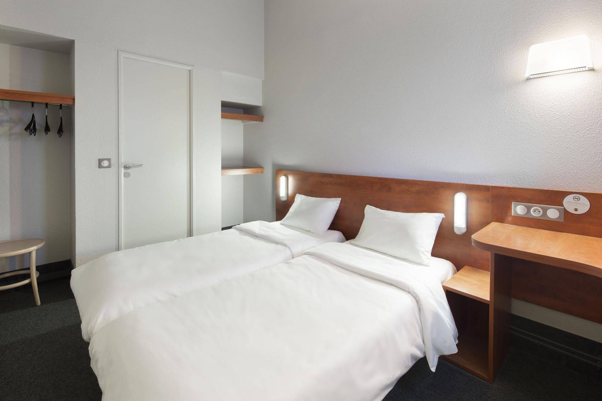 B&B Hotel Chartres Le Forum