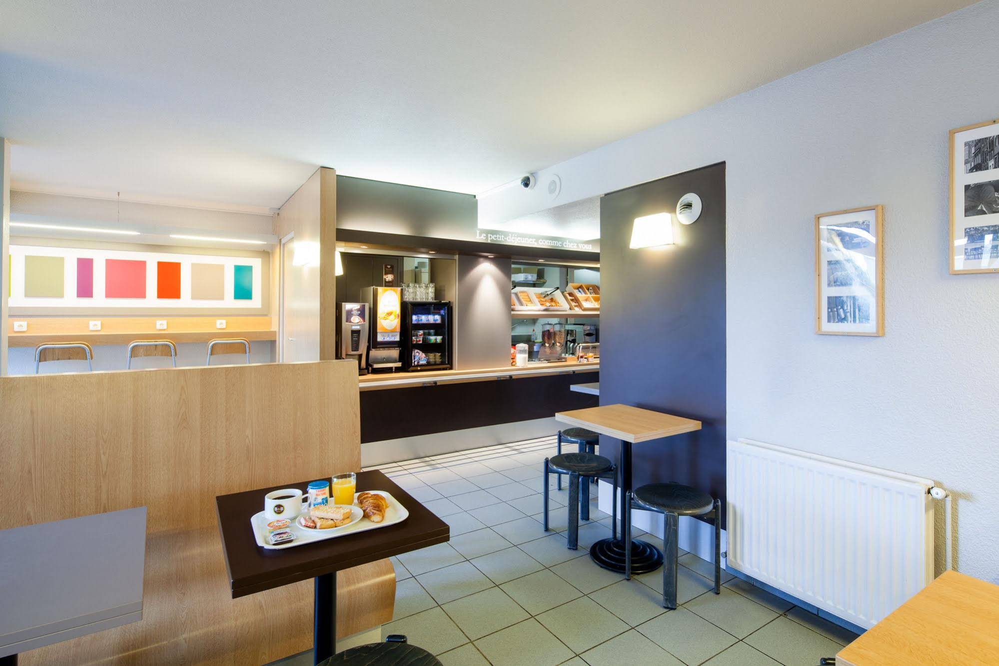 B&B Hotel Chartres Le Forum