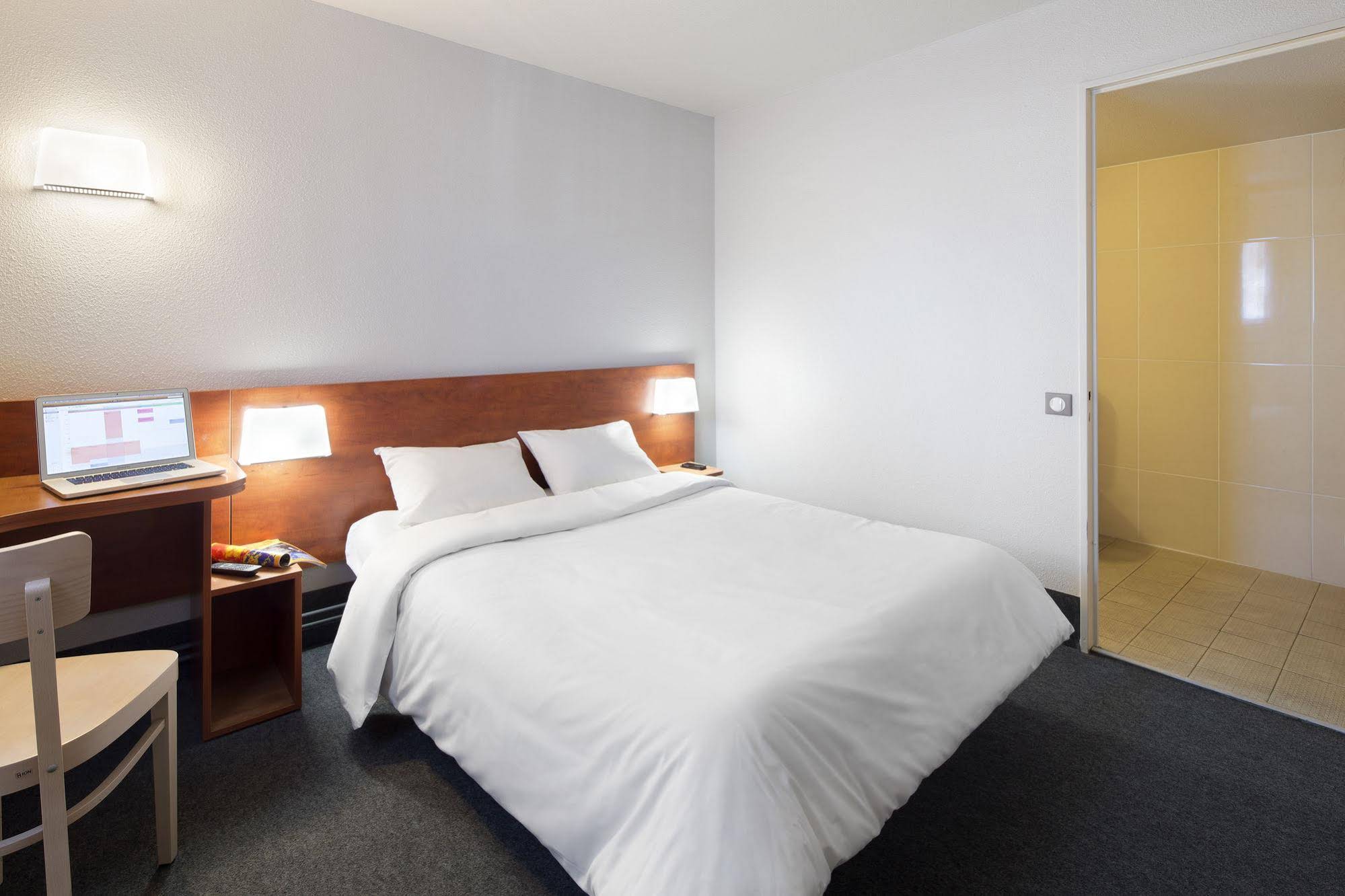 B&B Hotel Chartres Le Forum