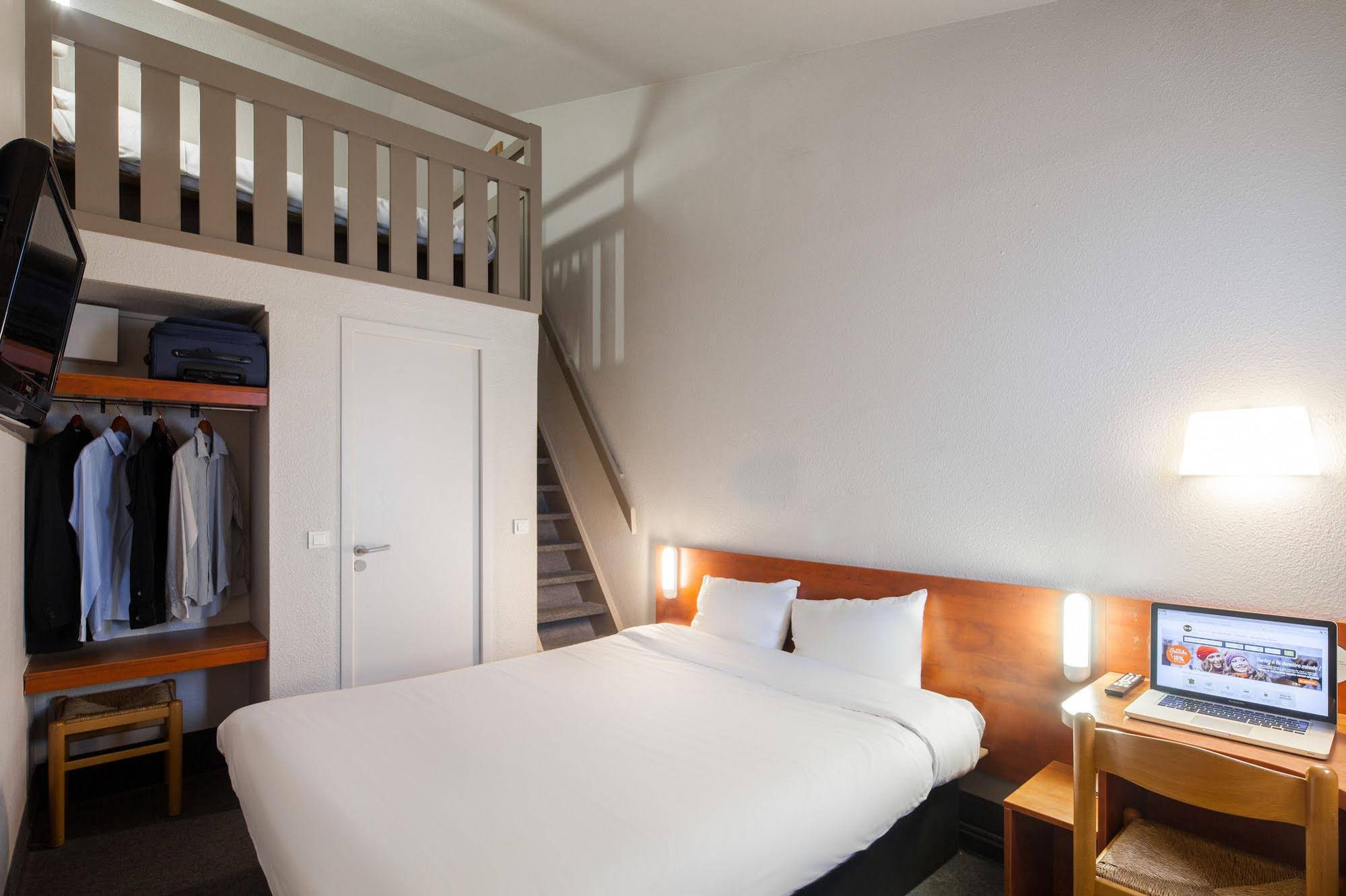 B&B Hotel Chartres Le Forum