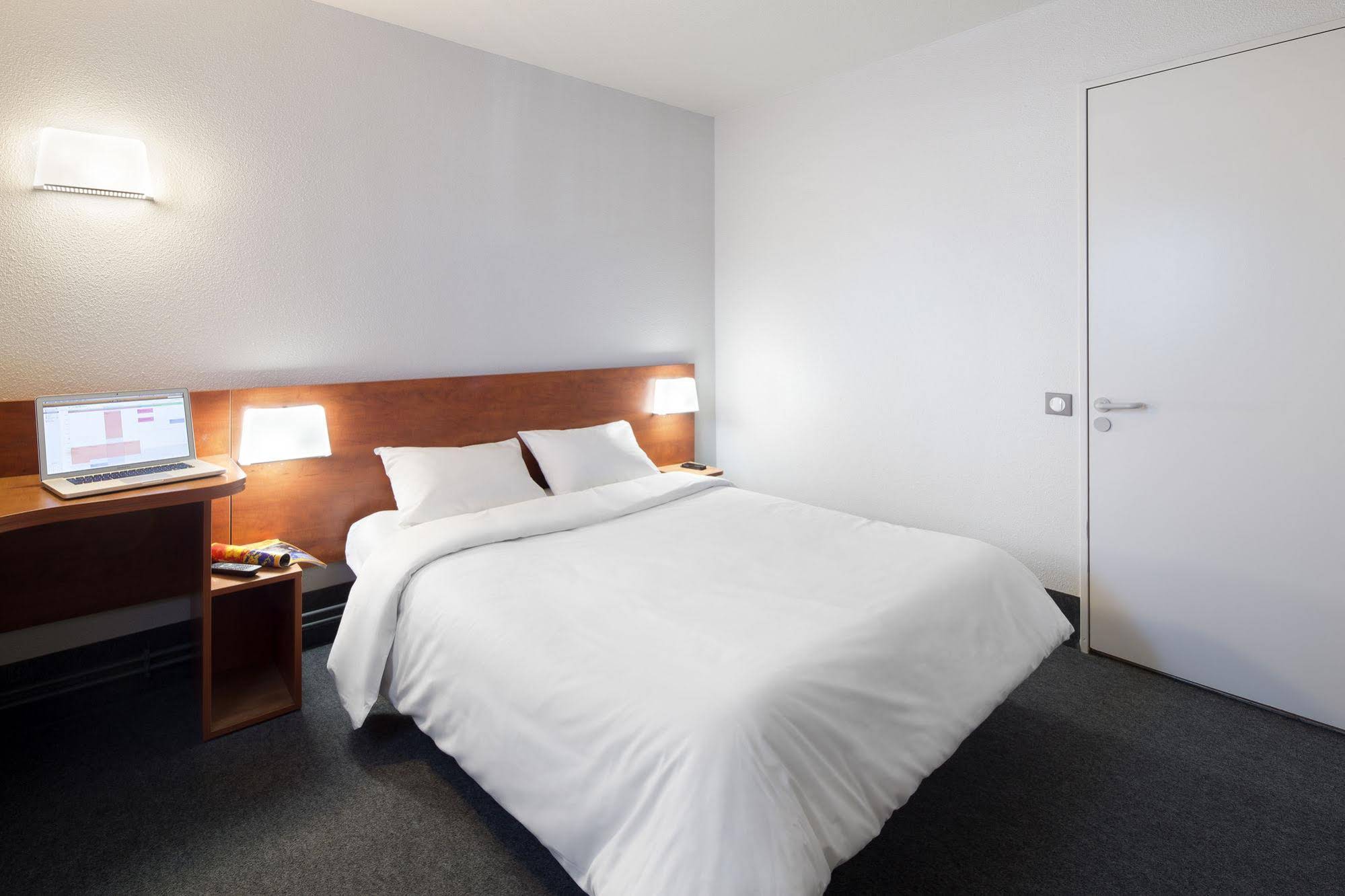 B&B Hotel Chartres Le Forum