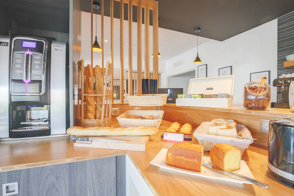 Brit Hotel Reims - La Neuvillette