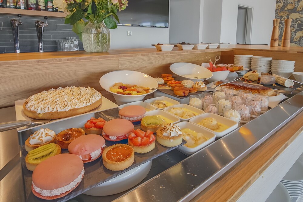 Brit Hotel Reims - La Neuvillette