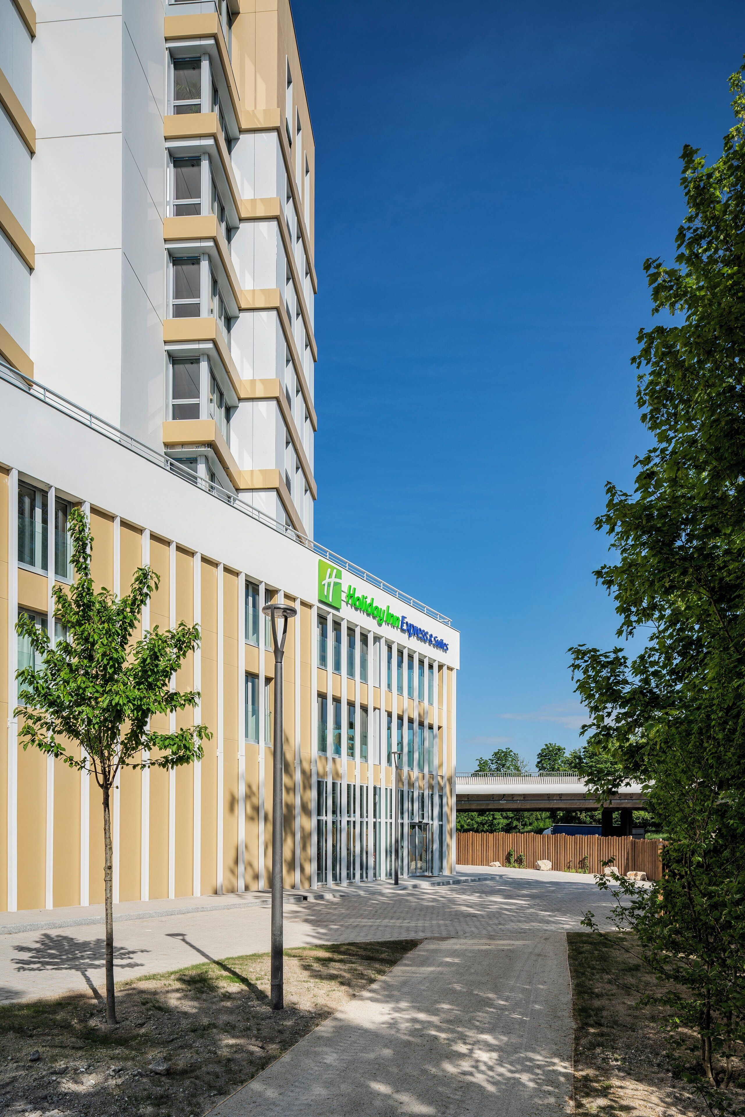 Holiday Inn Express and Suites Reims - Rives de Vesle