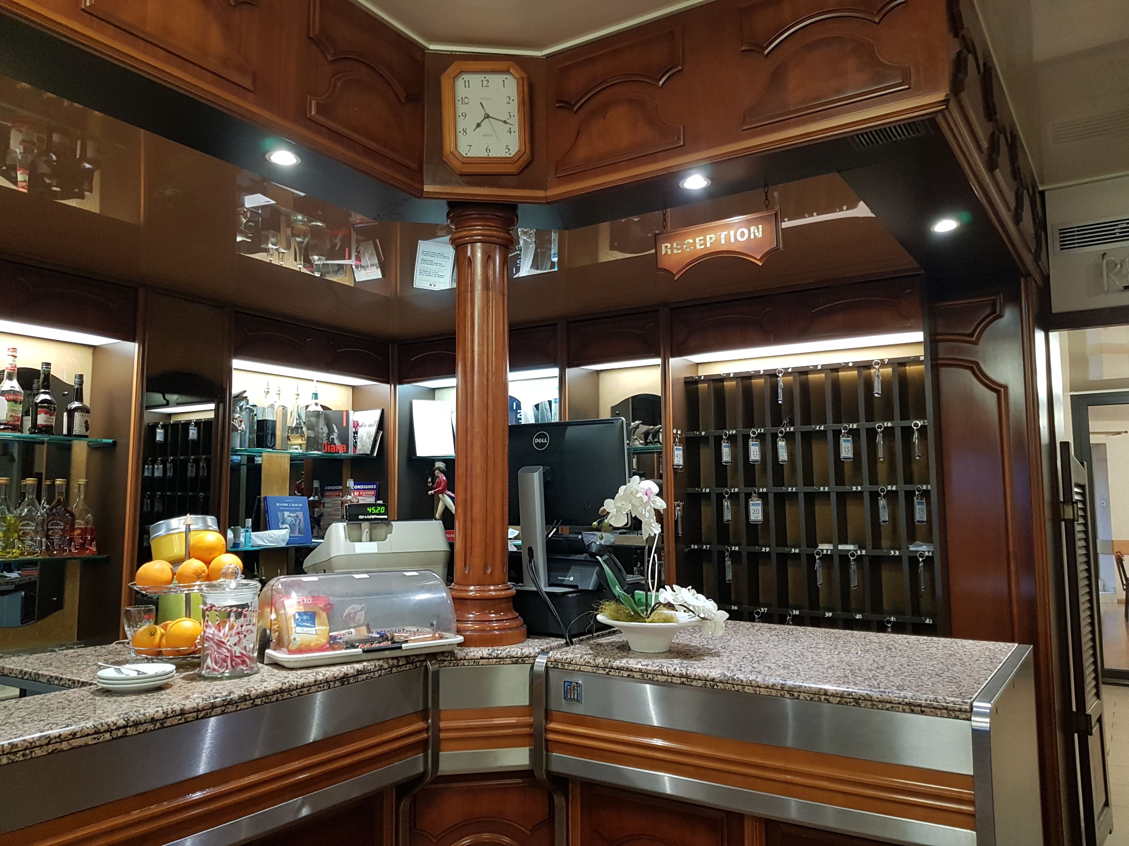 Le Dauphin Hotel & Restaurant