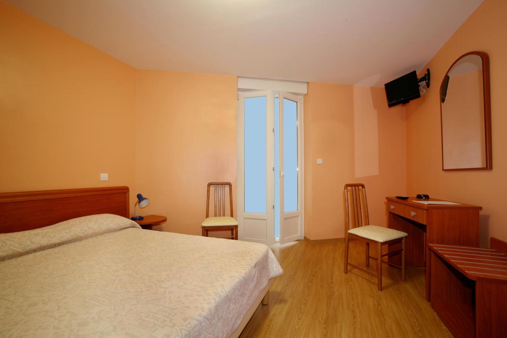 Le Dauphin Hotel & Restaurant