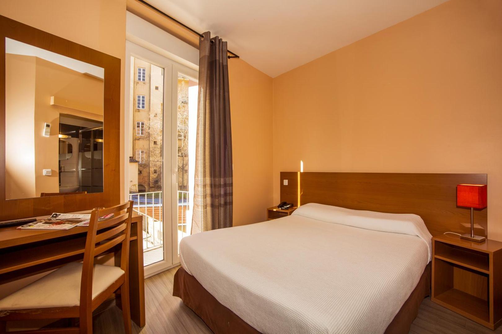 Le Dauphin Hotel & Restaurant