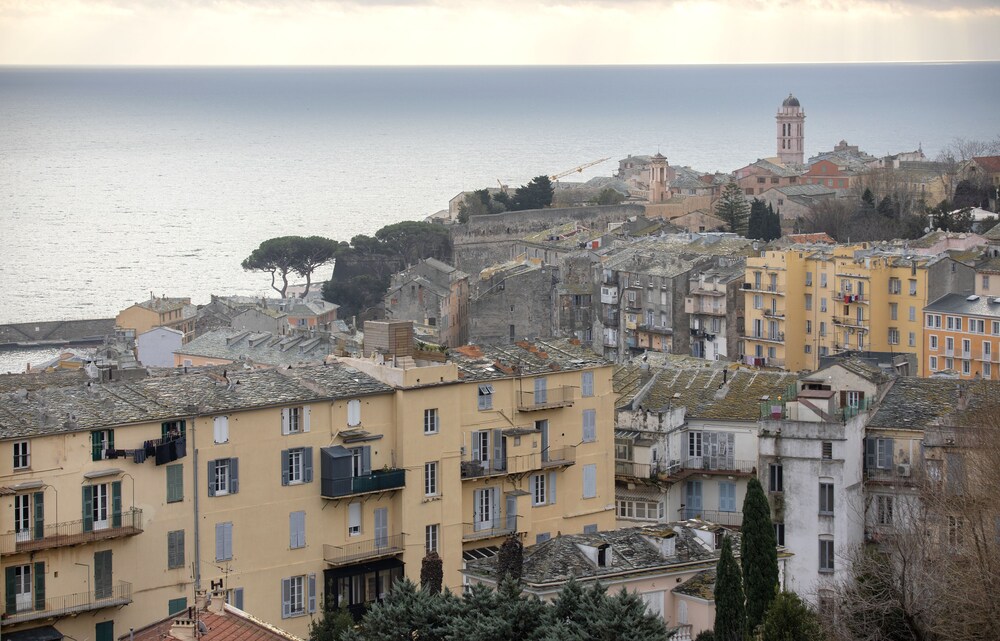 Adonis Le Bastia