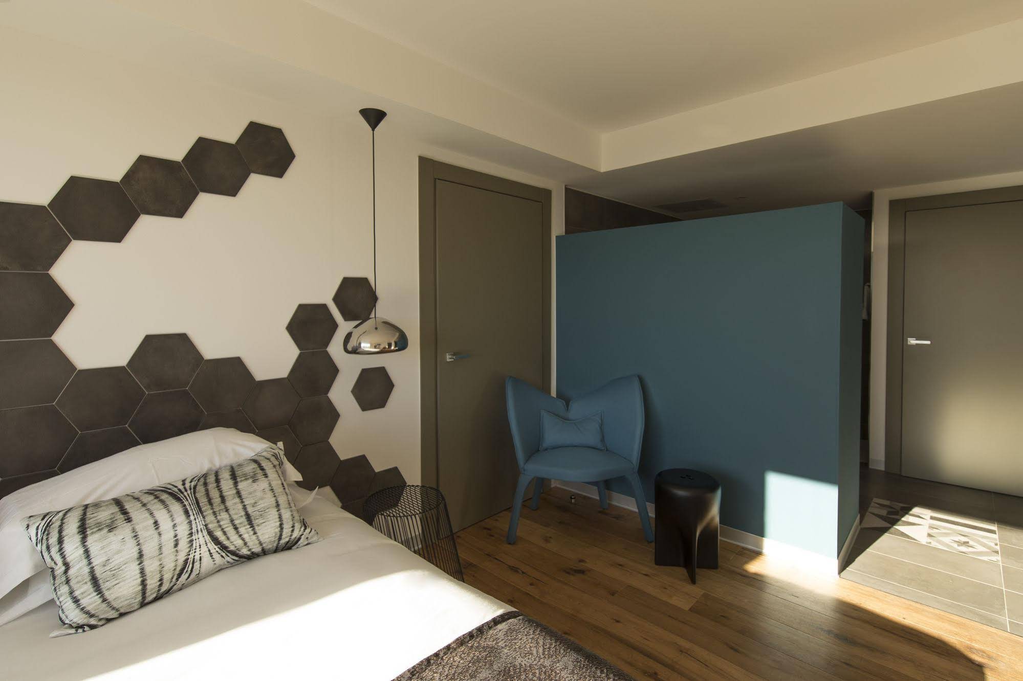 Hôtels Version Maquis Citadelle