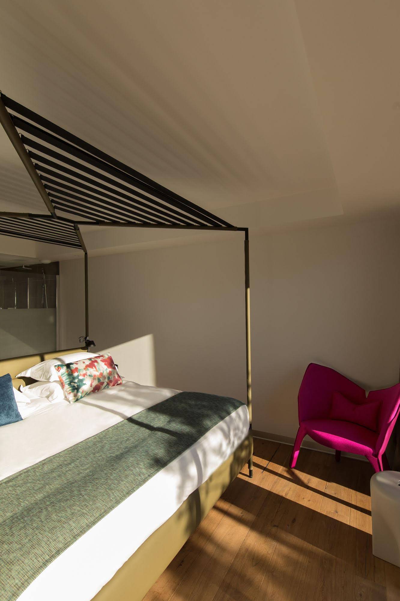 Hôtels Version Maquis Citadelle