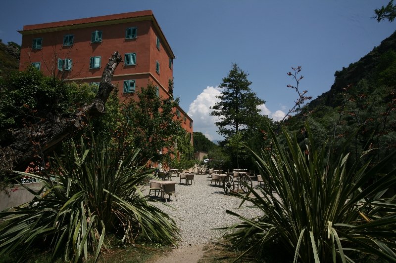 Hôtel les Jardins de la Glacière