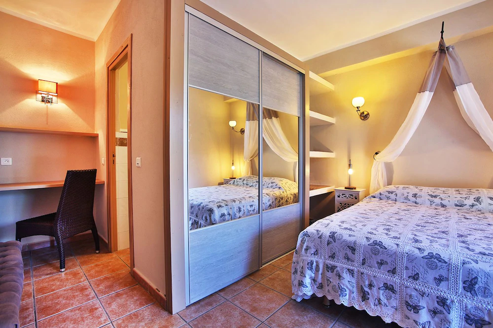 Hotel du Pont de l'Oso