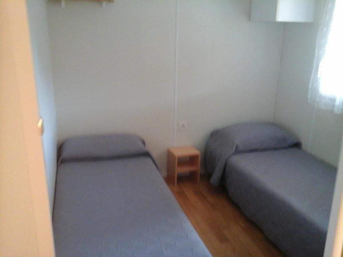 Mobile Home A Saliva