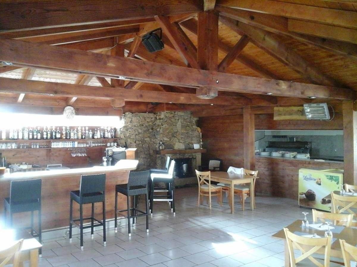 Mobile Home A Saliva