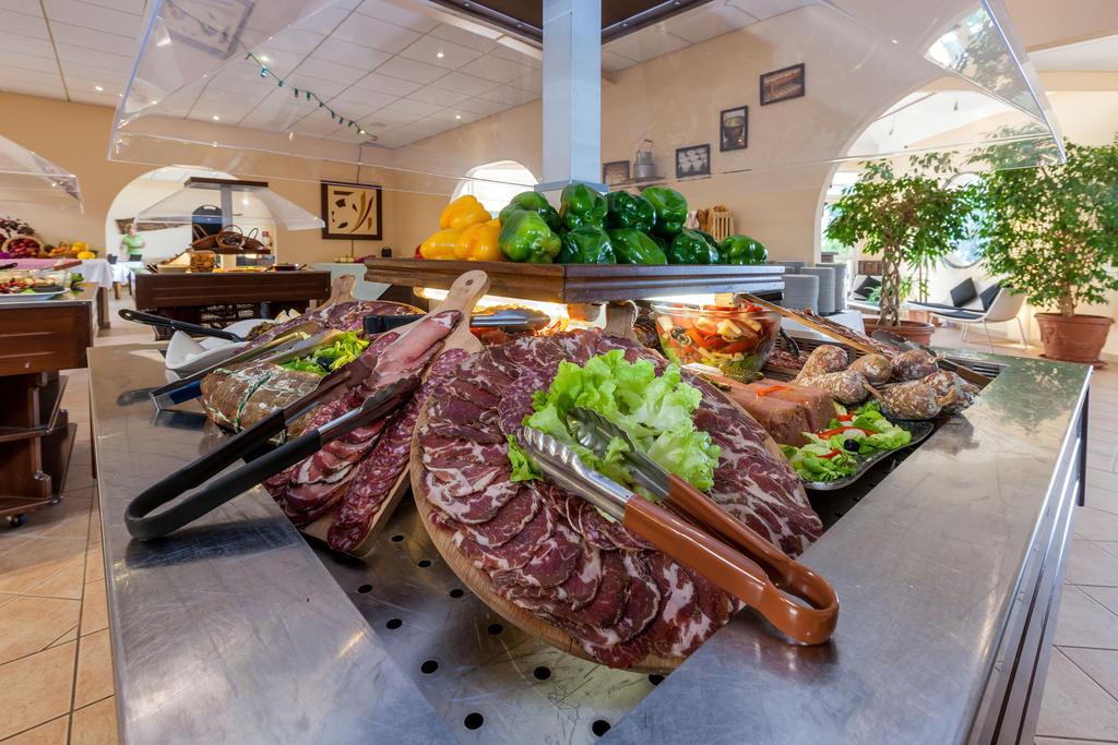 Marina Viva Hotel Club