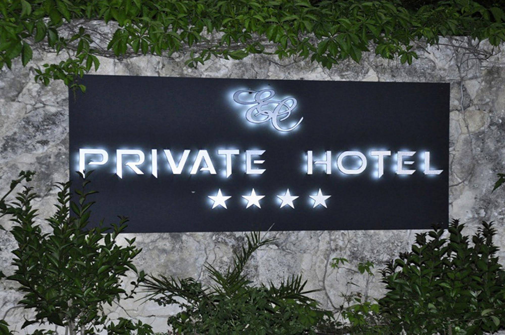 Private Hotel