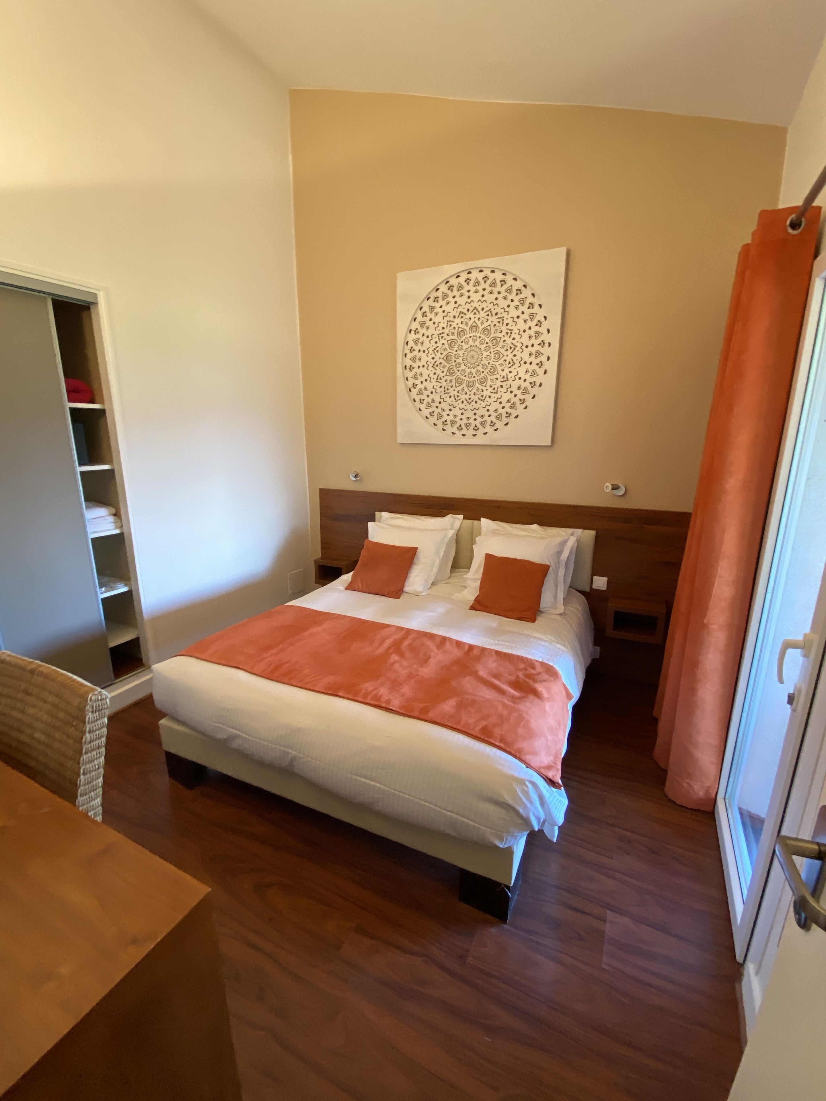 Swim Lodge Hotel Porto Vecchio