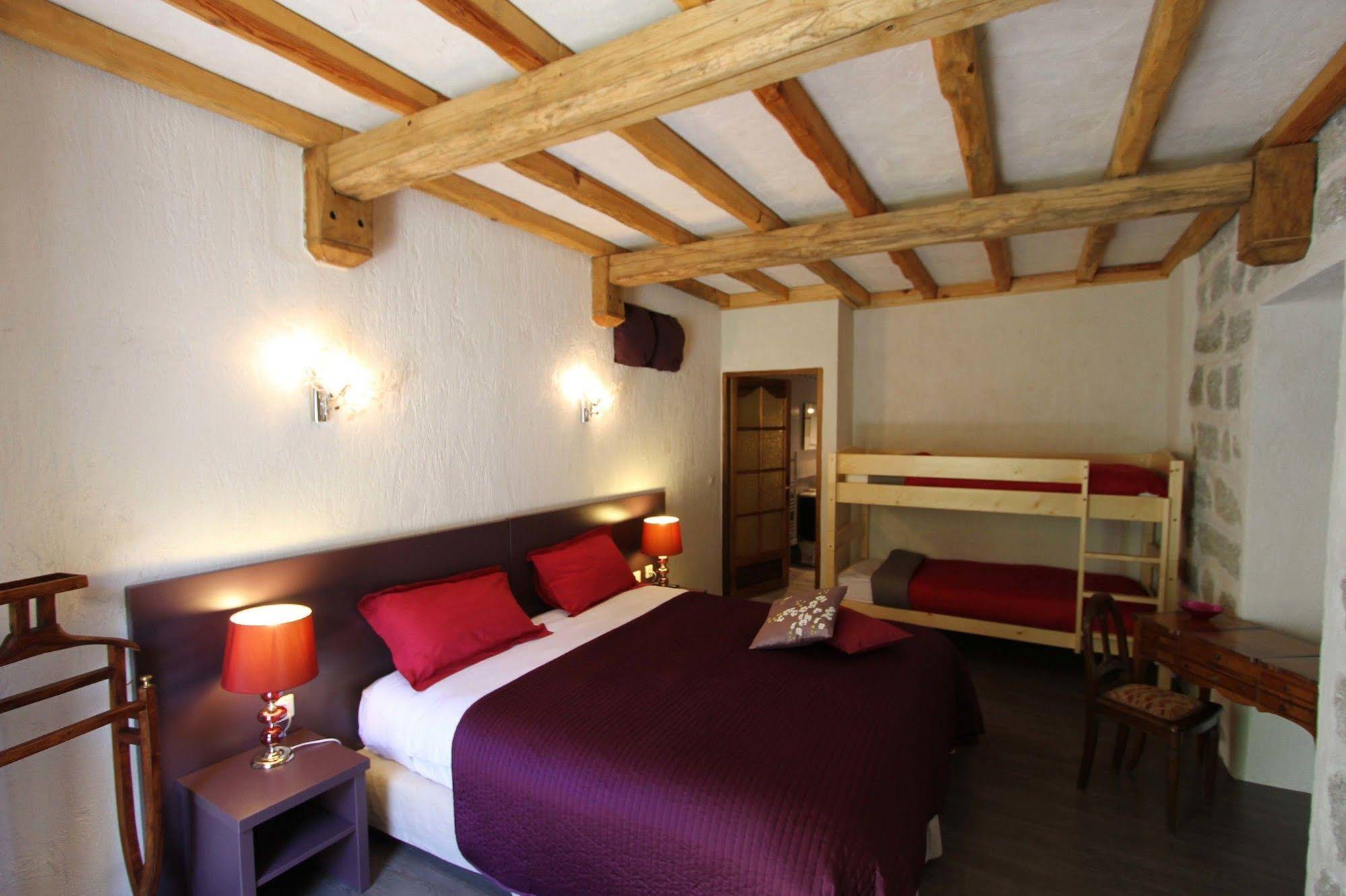 L'auberge U N'antru Versu
