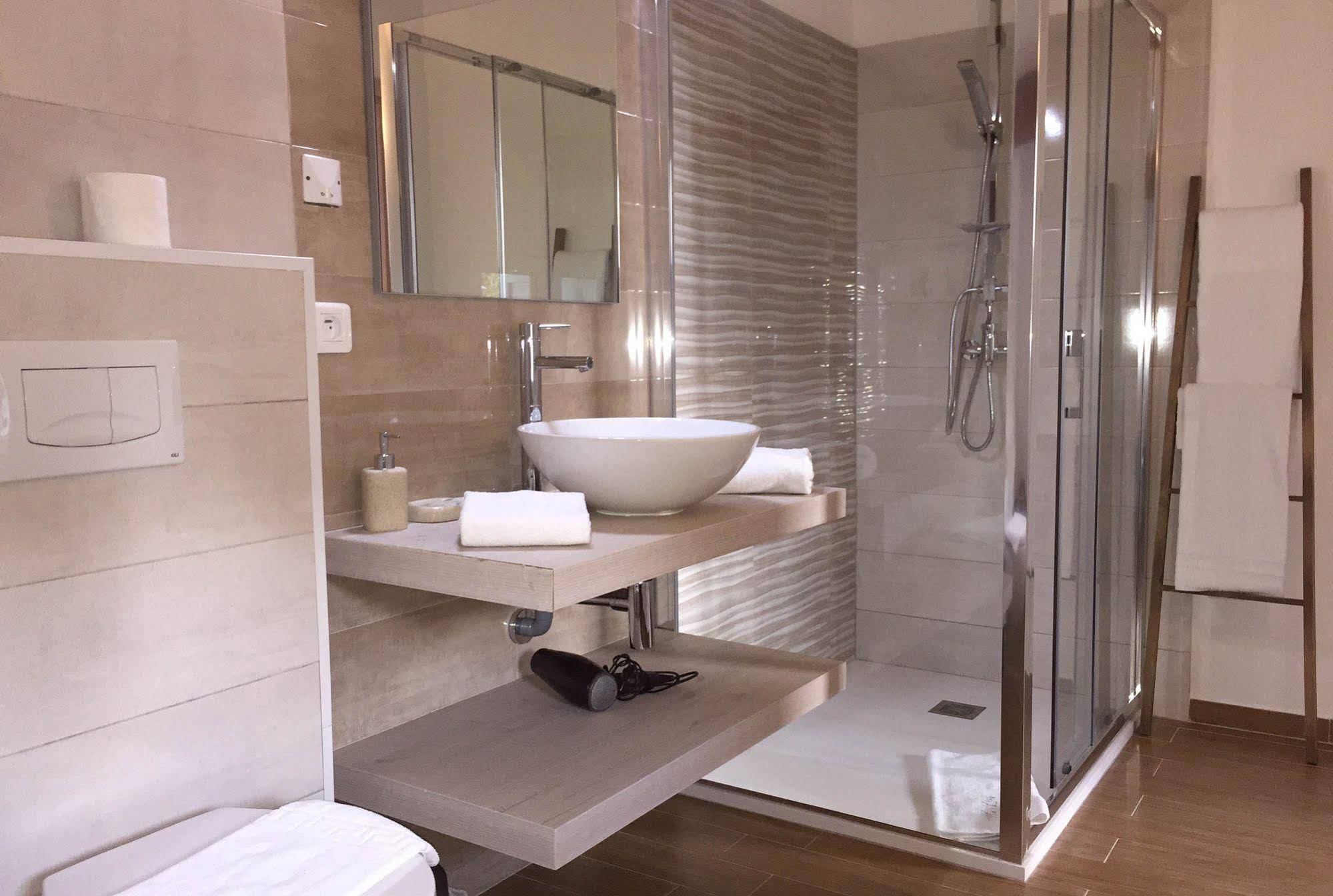 L'auberge U N'antru Versu