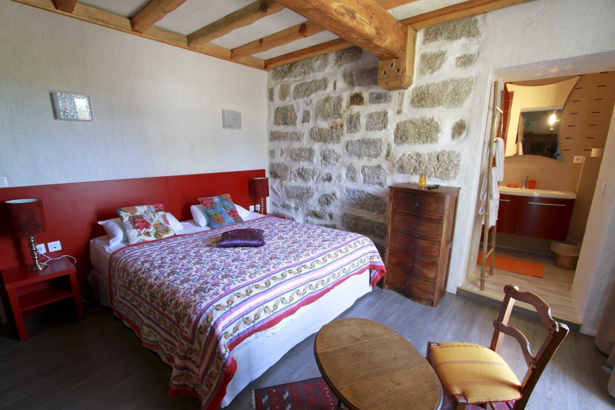 L'auberge U N'antru Versu