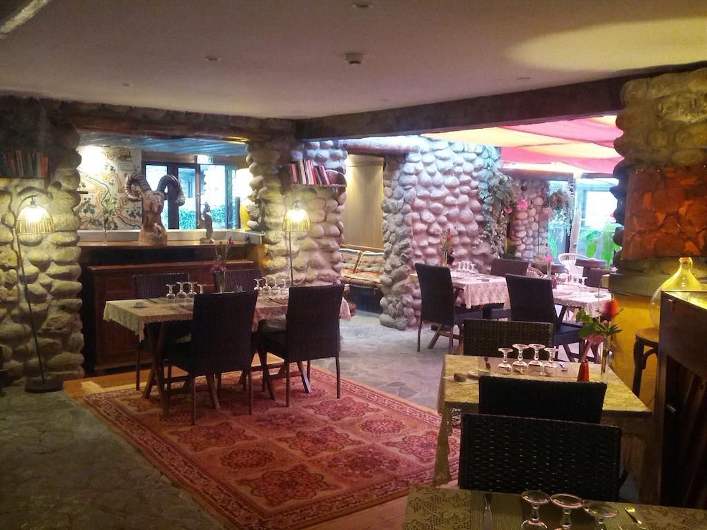 Hotel E Caselle by Light Human Hotels