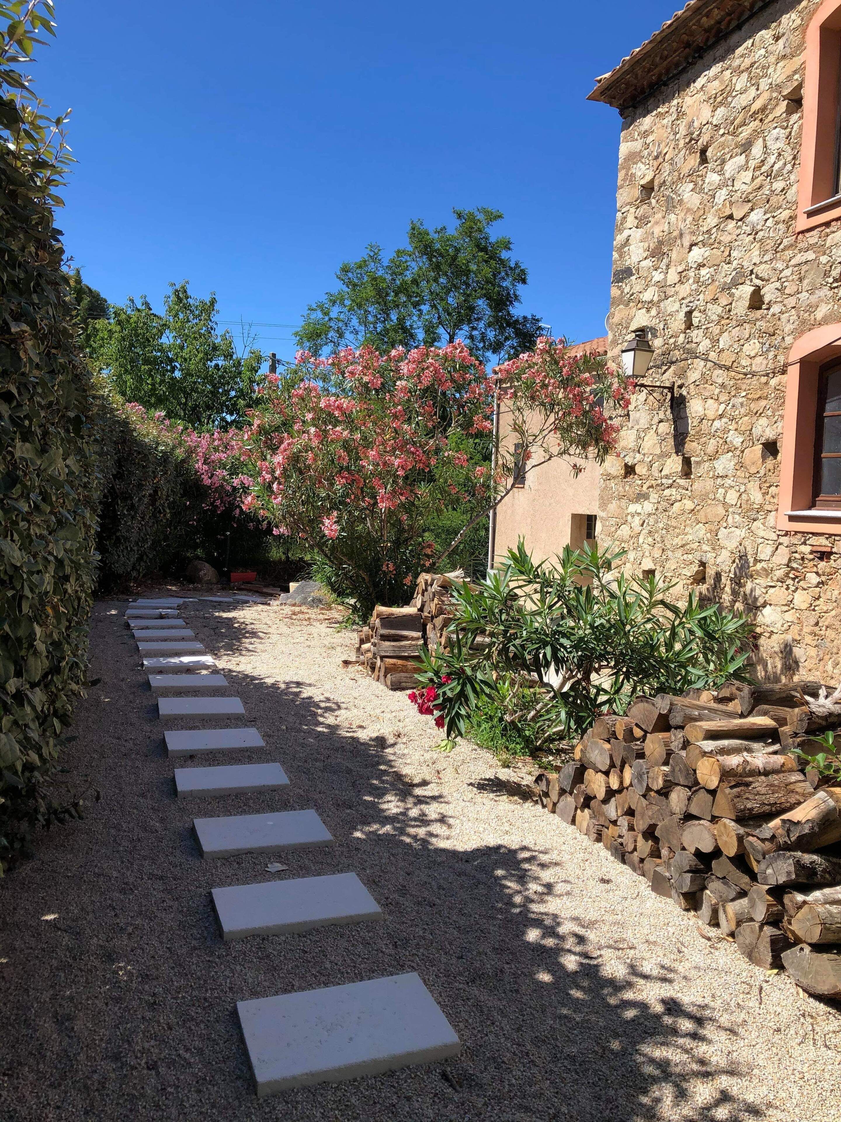 1722 Chambres de Charmes