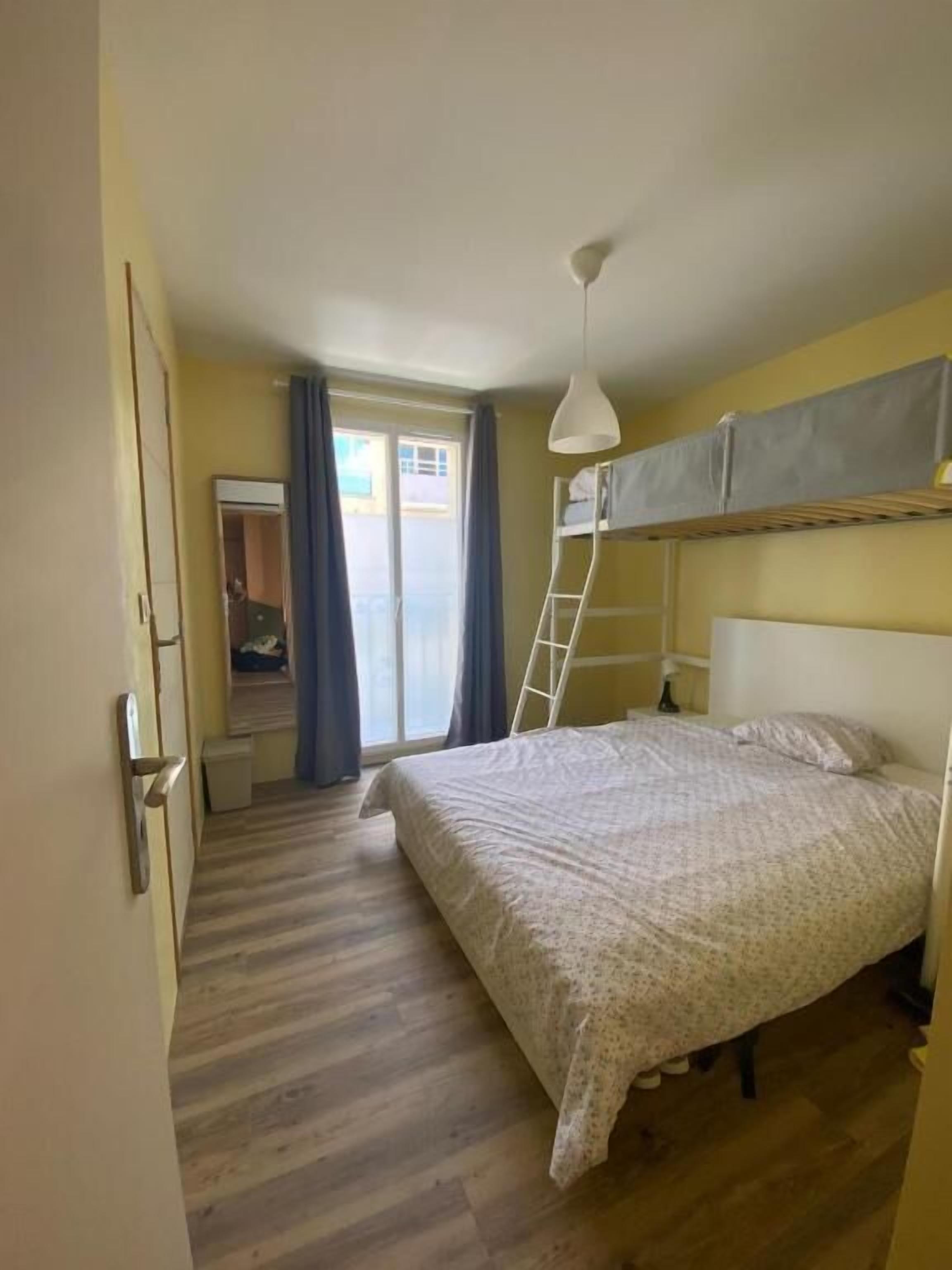 Bohobos Hostel